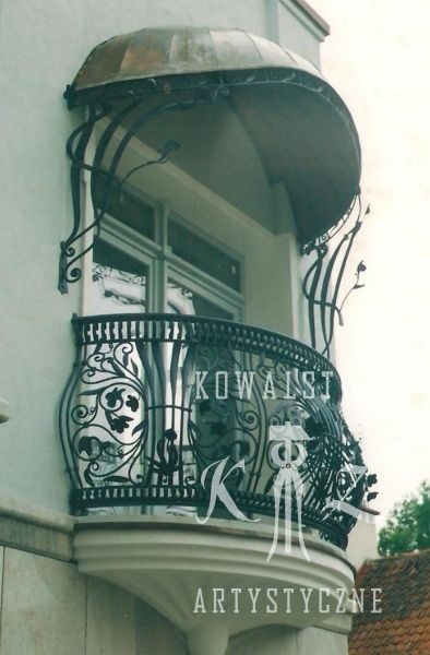 Ambitna praca kowalska- balustrada z zadaszeniem. Olsztyn